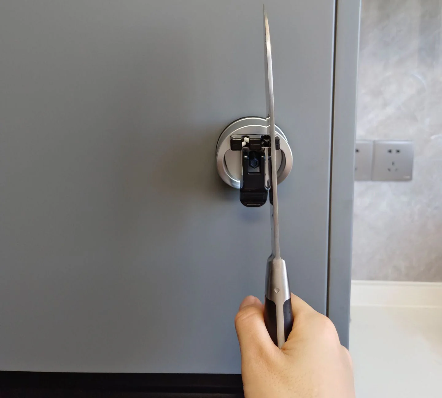 Knife sharpener | Razor-sharp precision | Two-stage sharpening system | With suction base | UltraSharp - Image 8